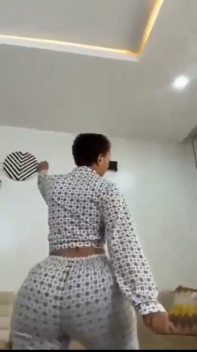 She is a school teacher but has kn ack video trending